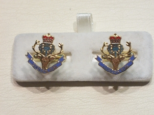 Queen's Own Highlanders enamelled cufflinks - Click Image to Close